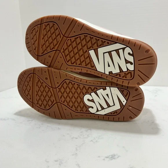 VANS UNISEX PINK AND WHITE SNEAKERS SIZE:
5 - men
6.5 - women - Picture 12 of 14